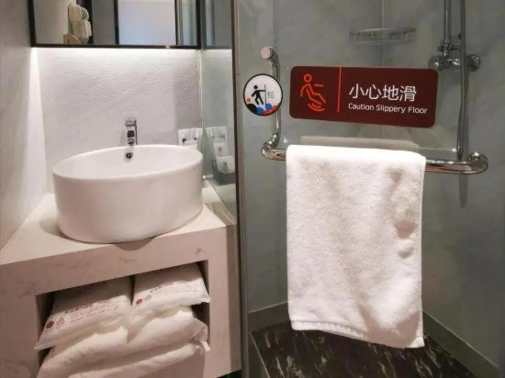 7 Days Premium Qingdao Railway Station Zhanqiao Badaxia Plaza