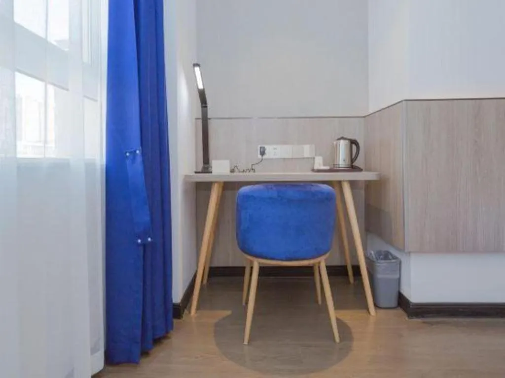 Bed in 7 Days Premium Qingdao Railway Station Zhanqiao Badaxia Plaza