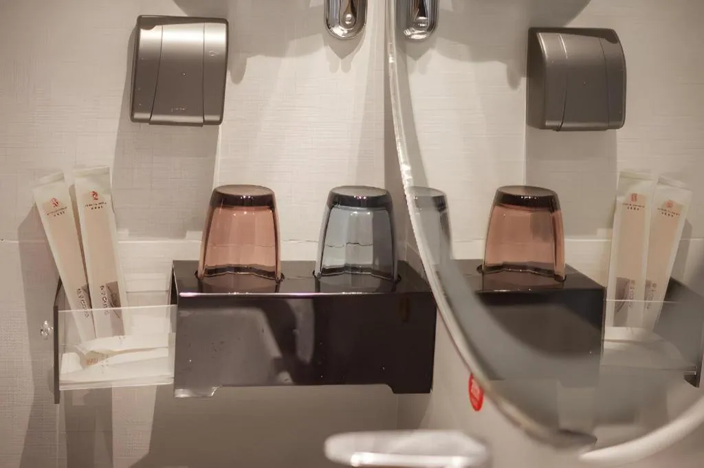 Echeng Hotel Wuhan Optics Valley Square Yangjiawan Metro Station