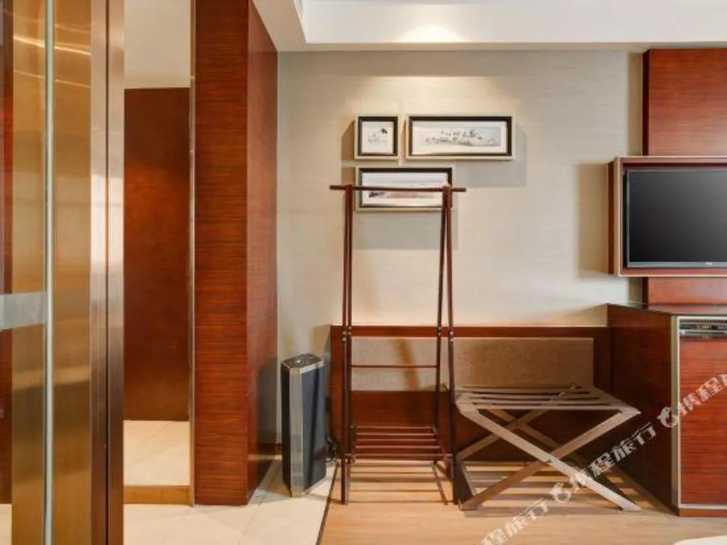 Echeng Hotel Wuhan Optics Valley Square Yangjiawan Metro Station