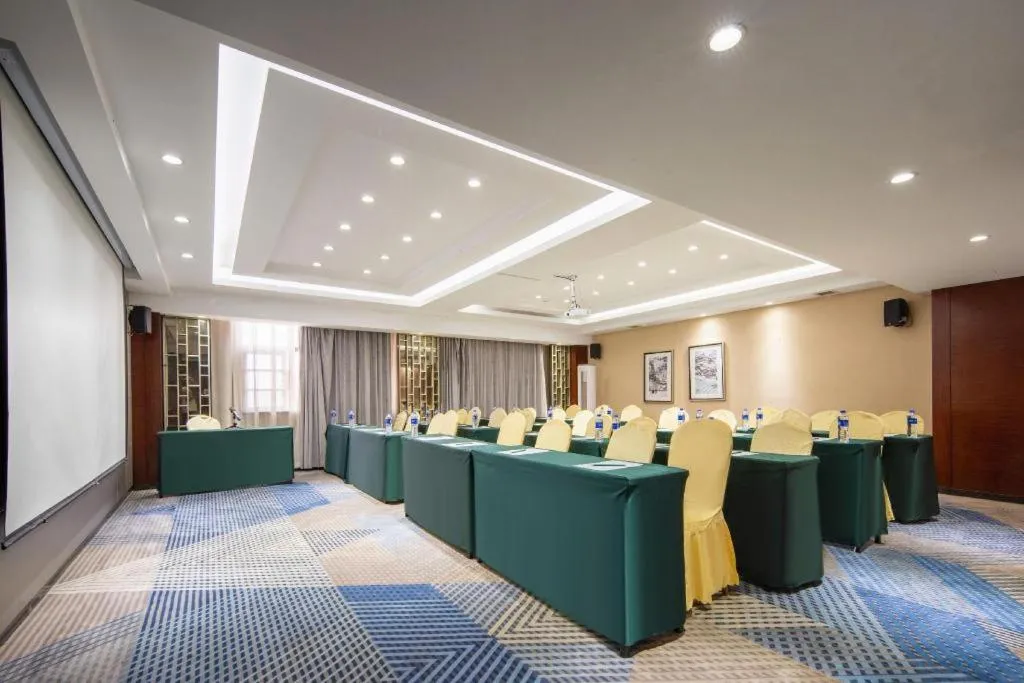 Echeng Hotel Wuhan Optics Valley Square Yangjiawan Metro Station