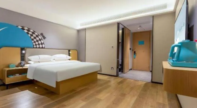 Bed in City Comfort Inn Wuzhou Municipal Square