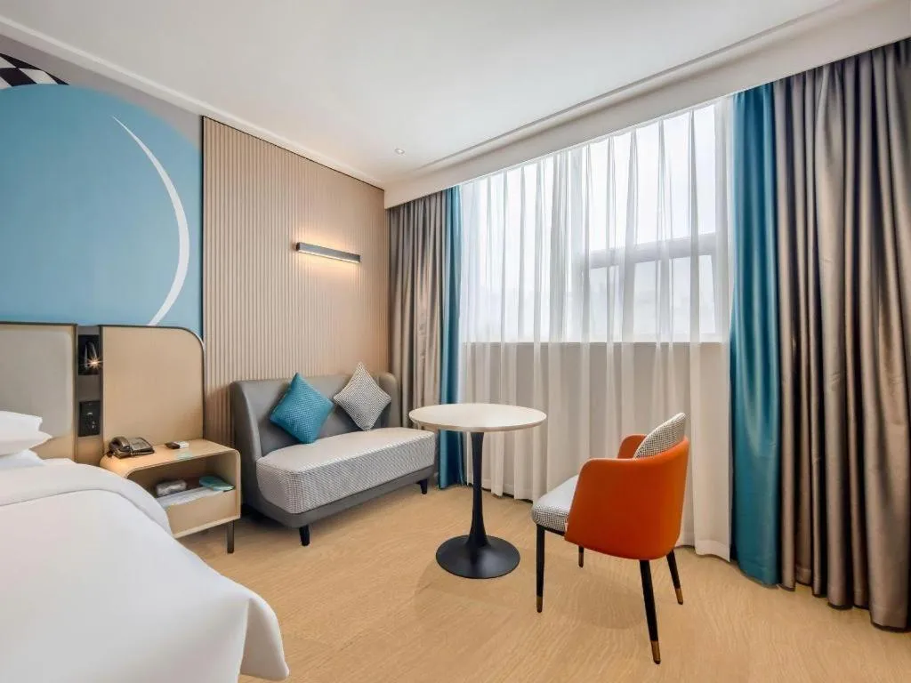 Bed in City Comfort Inn Wuzhou Municipal Square