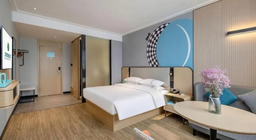 Bed in City Comfort Inn Wuzhou Municipal Square