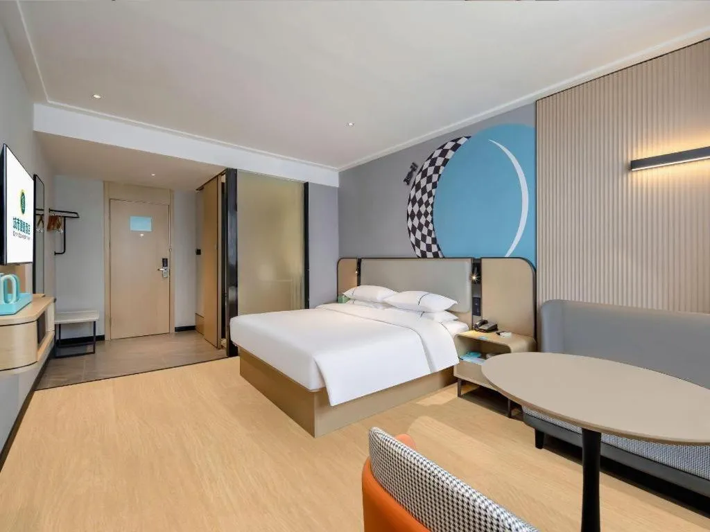Bed in City Comfort Inn Wuzhou Municipal Square