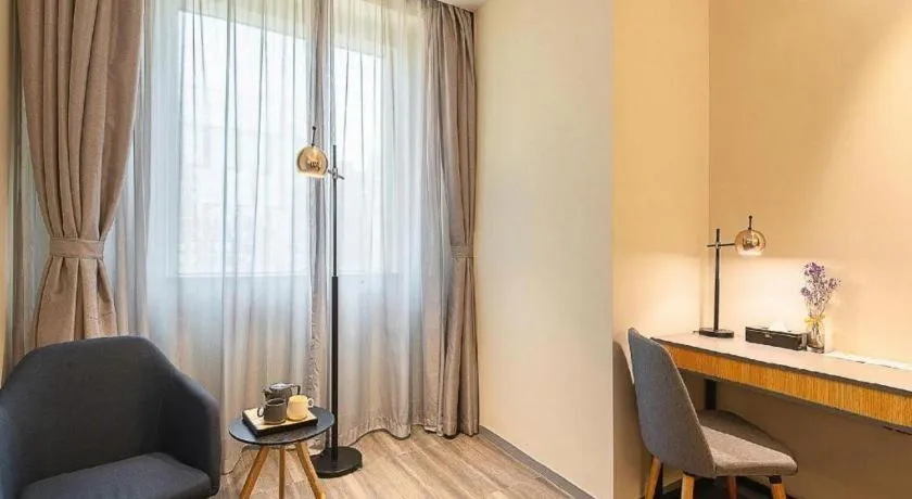 Home Inn Selected Guangzhou Zhujiang New Town Wuyangcun Metro Station