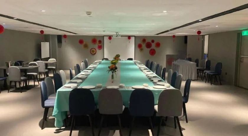 Home Inn Selected Guangzhou Zhujiang New Town Wuyangcun Metro Station