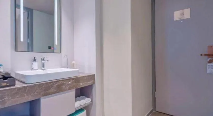 Home Inn Selected Guangzhou Zhujiang New Town Wuyangcun Metro Station