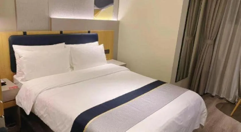Bed in Home Inn Selected Guangzhou Zhujiang New Town Wuyangcun Metro Station