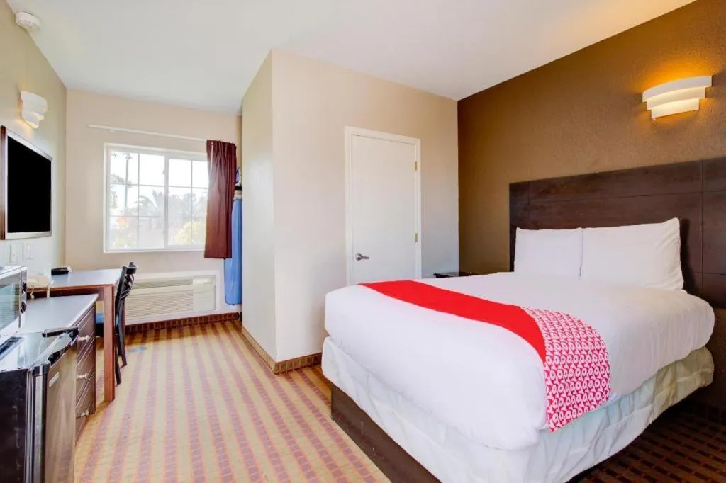 Bed in Hotel O Dilley Main St TX