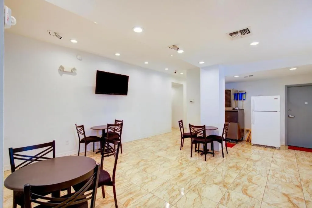 Hotel O Dilley Main St TX