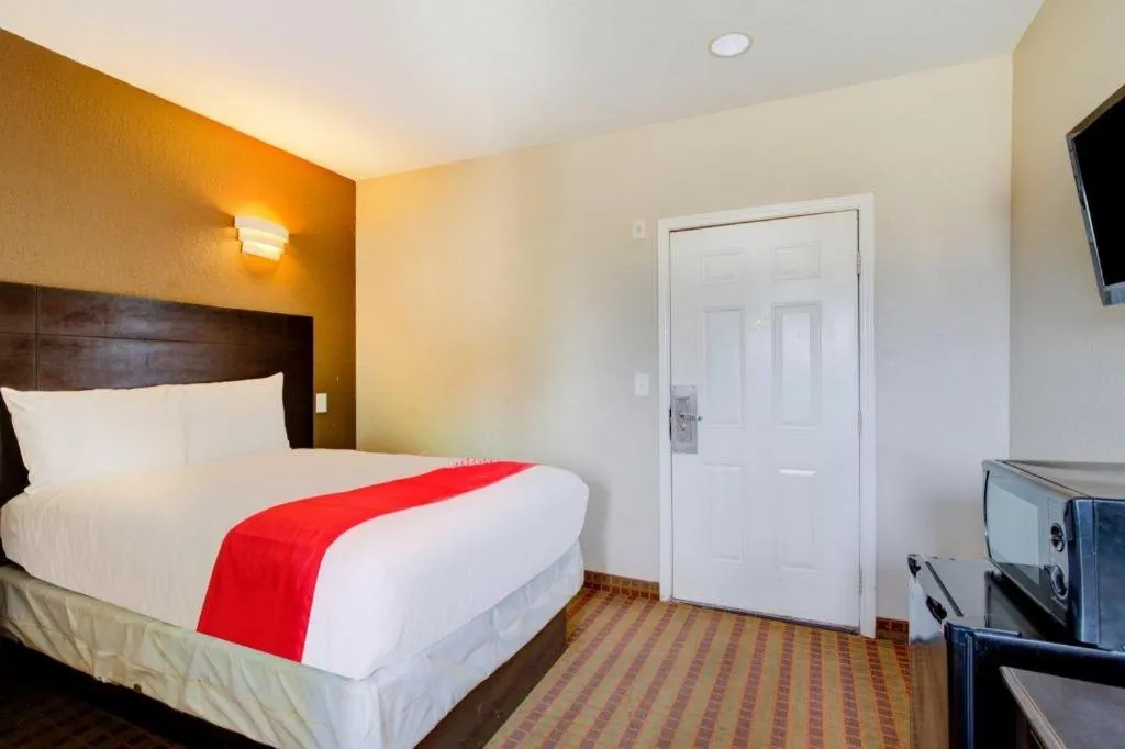 Bed in Hotel O Dilley Main St TX