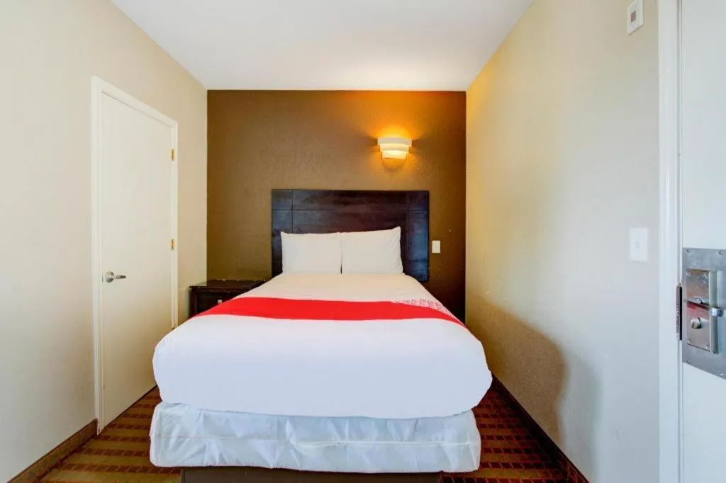 Bed in Hotel O Dilley Main St TX