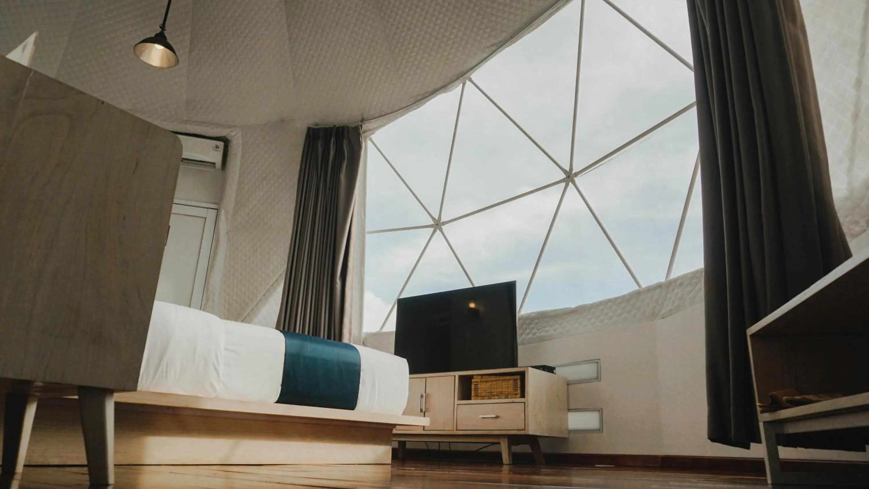 TV and multimedia in Damar Langit Resort