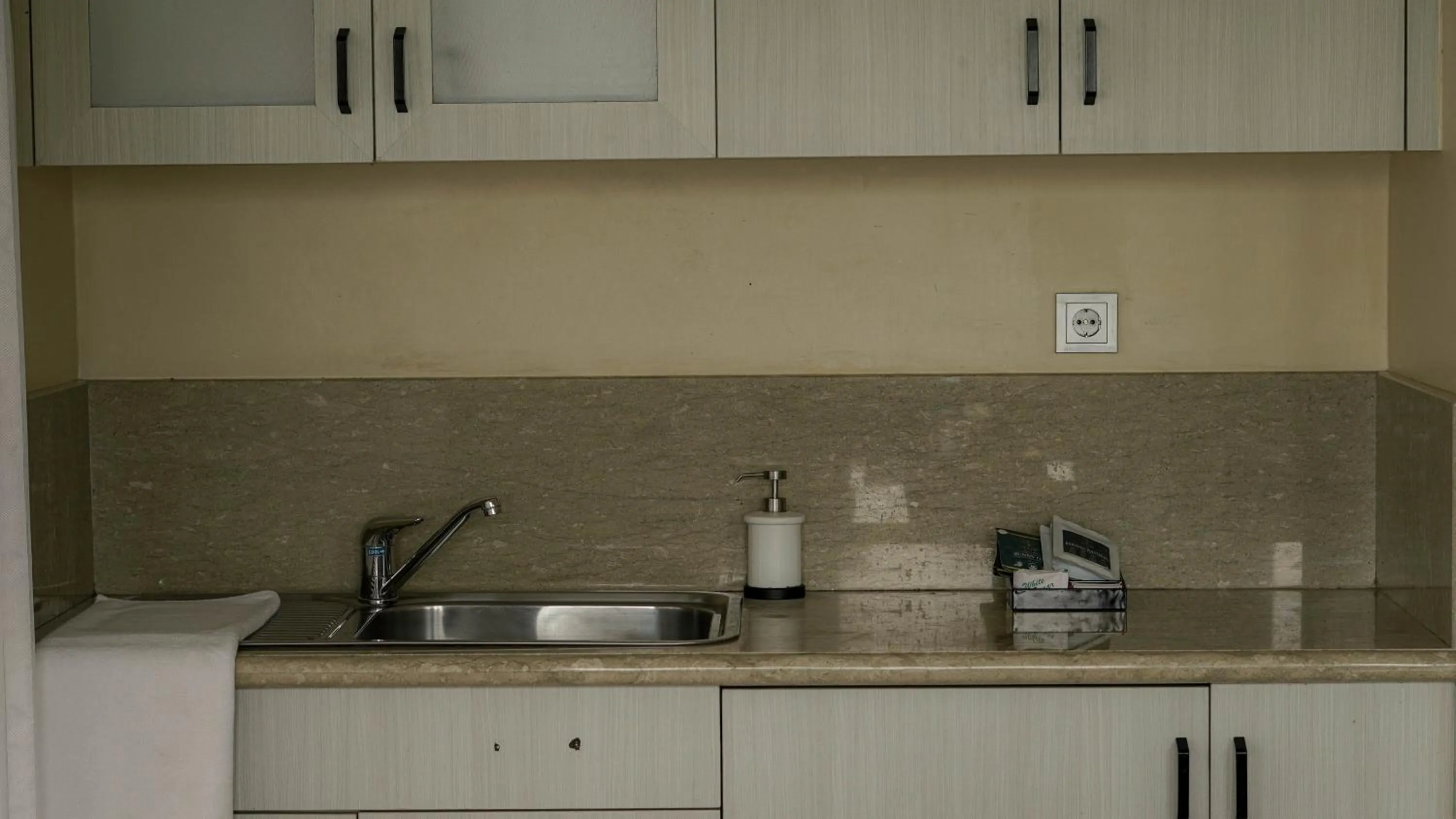 Coffee/tea facilities in Damar Langit Resort