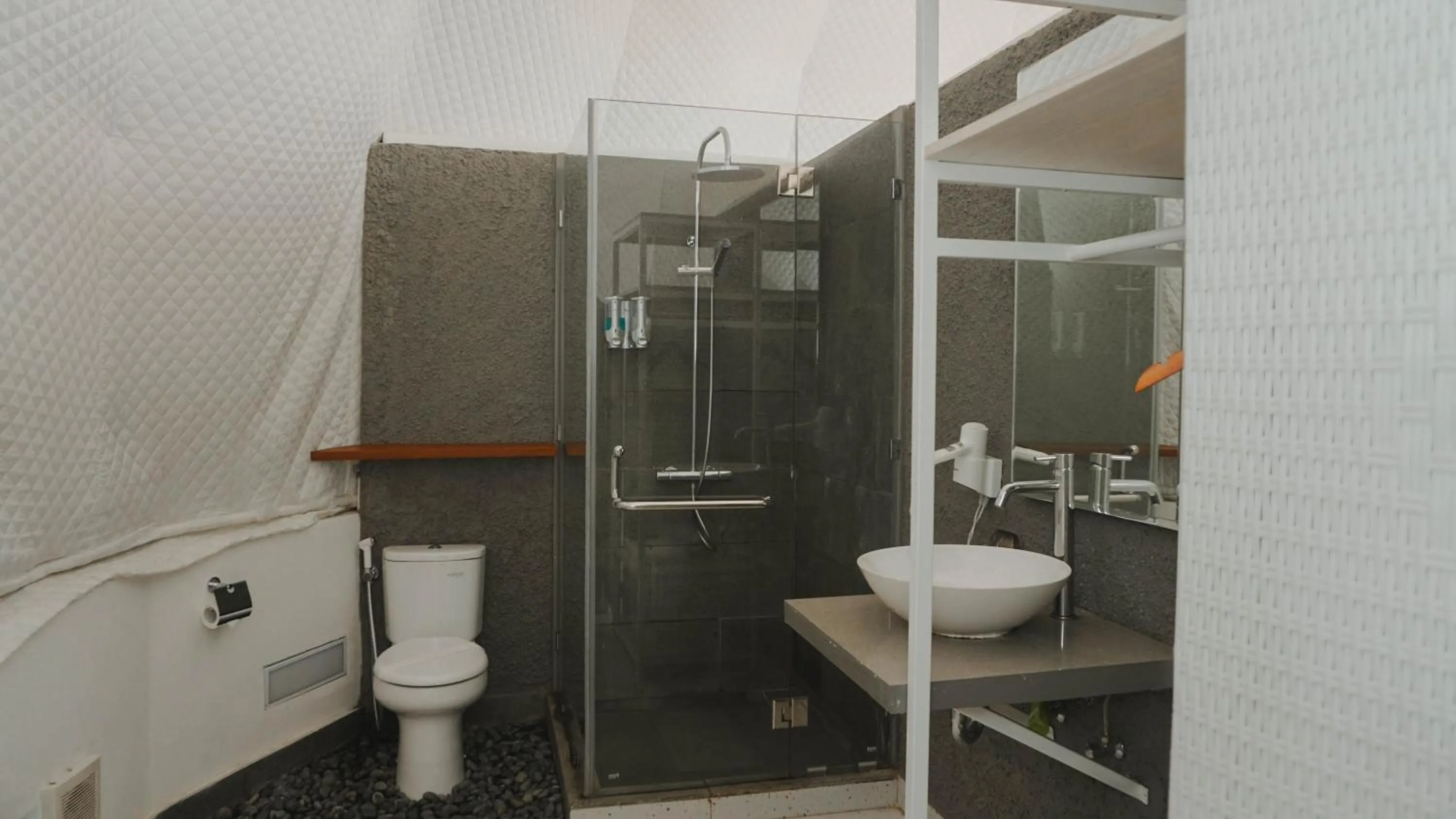 Shower in Damar Langit Resort