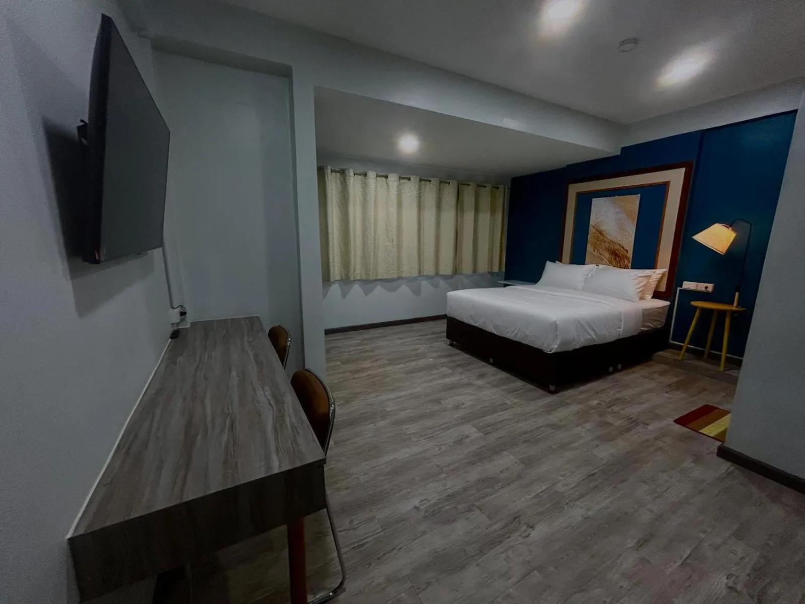 Photo of the whole room, Bed in SkyLink Homes - Pattunaam - Airport Link & BTS Chidlom
