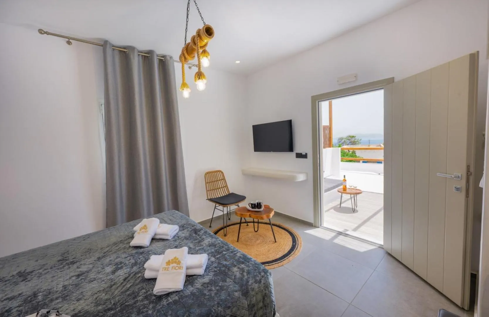 Photo of the whole room, Bed in Tre Fiori - The Retreat Suites