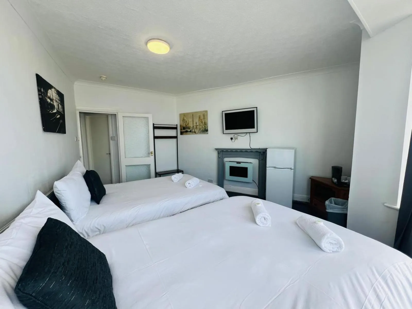 Photo of the whole room, Bed in Henson hotel