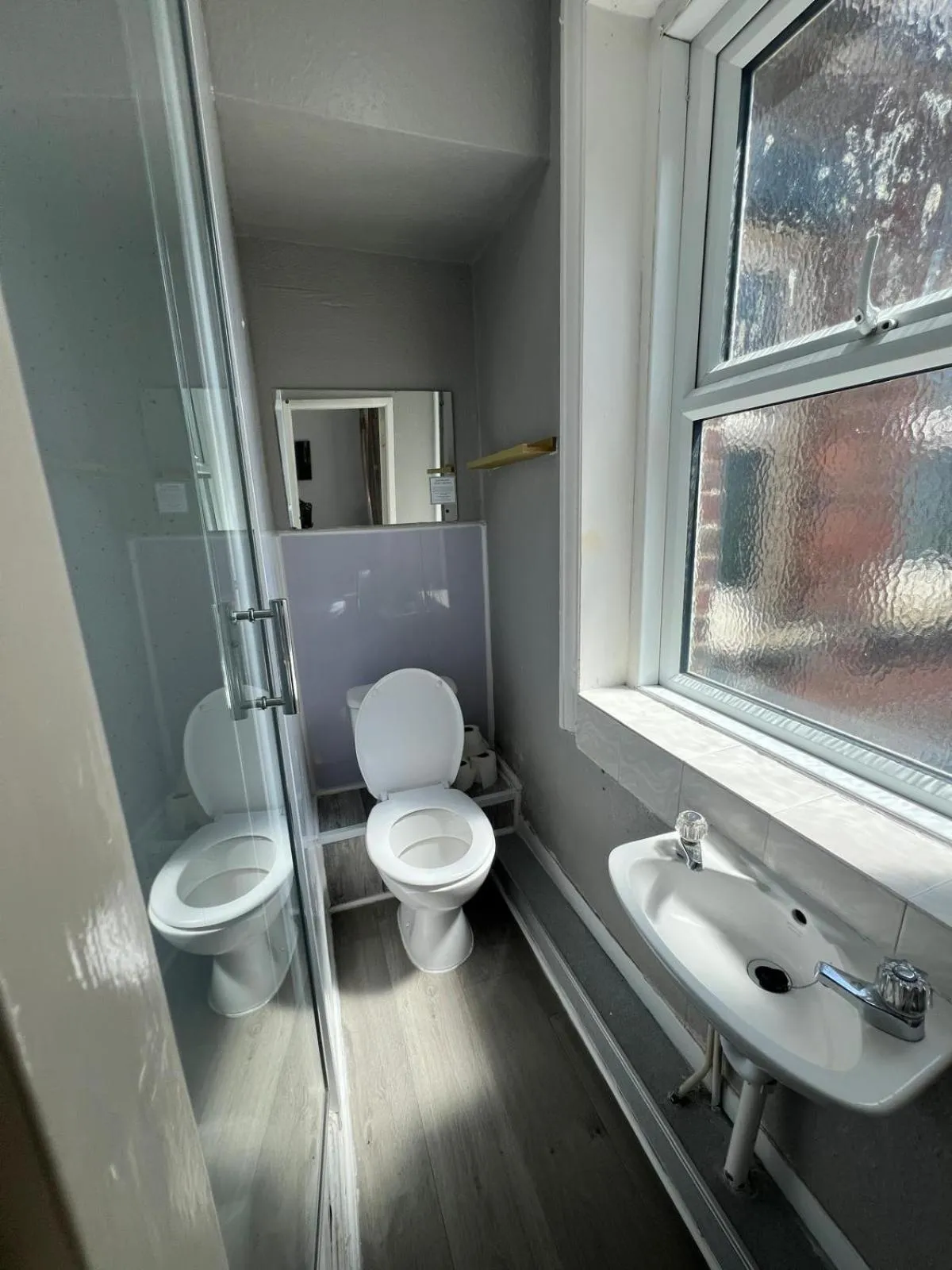 Shower in Henson hotel