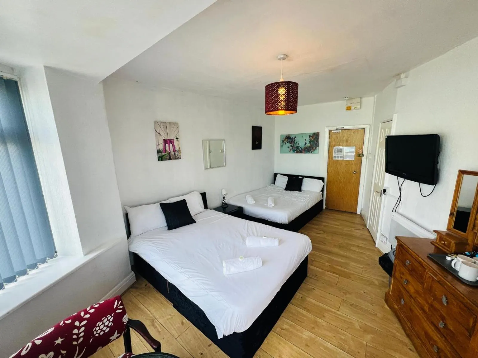 Bedroom, Bed in Henson hotel