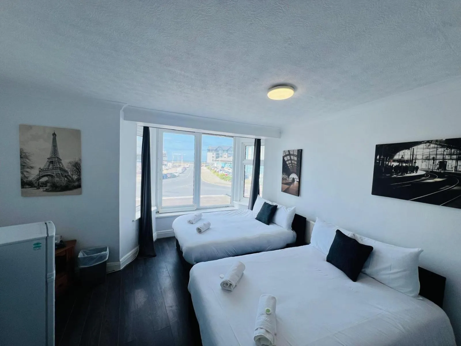 Bedroom, Bed in Henson hotel