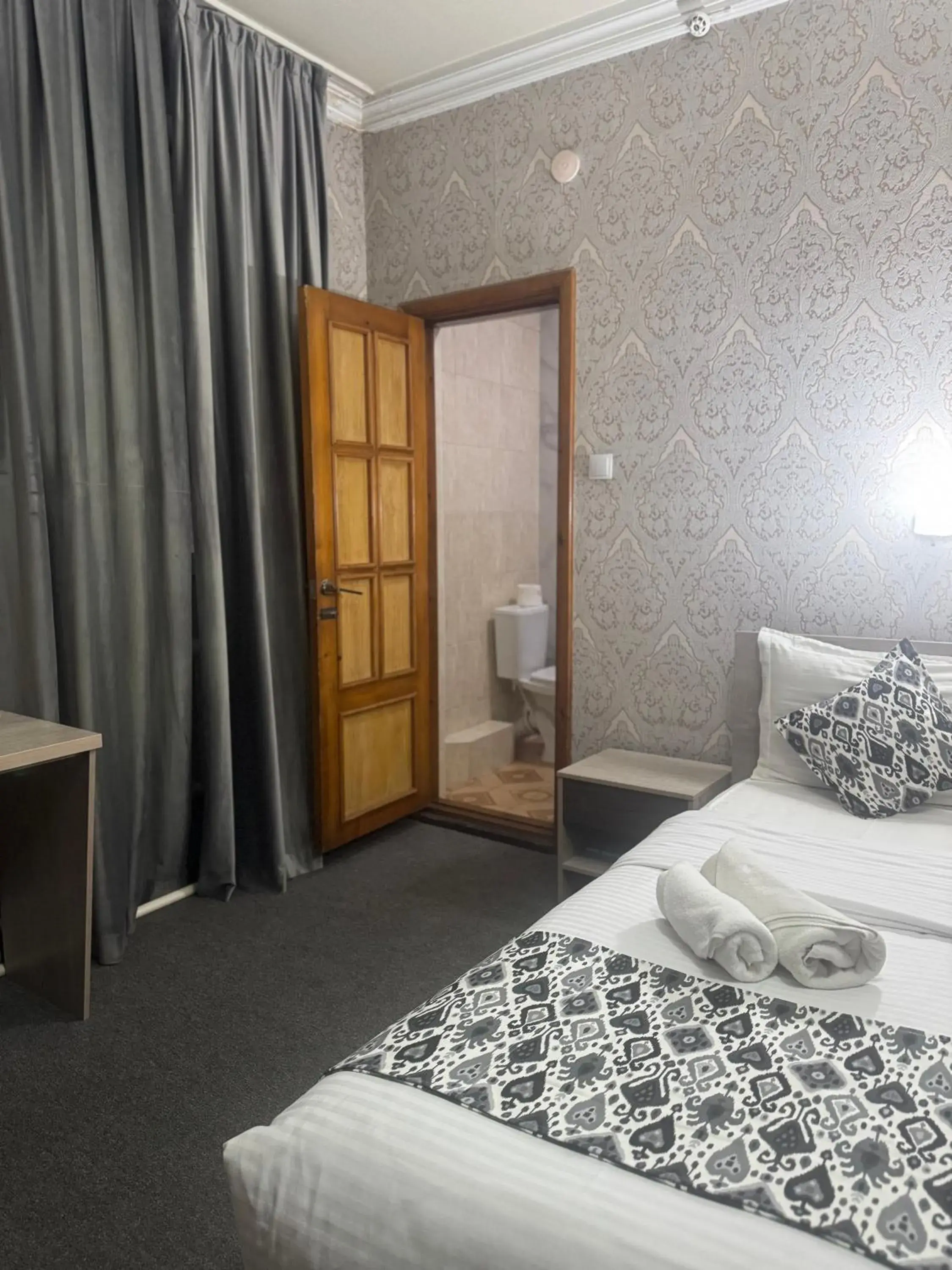 Single Room - single occupancy in Orzu Hotel Single Room - single occupancy in Orzu Hotel