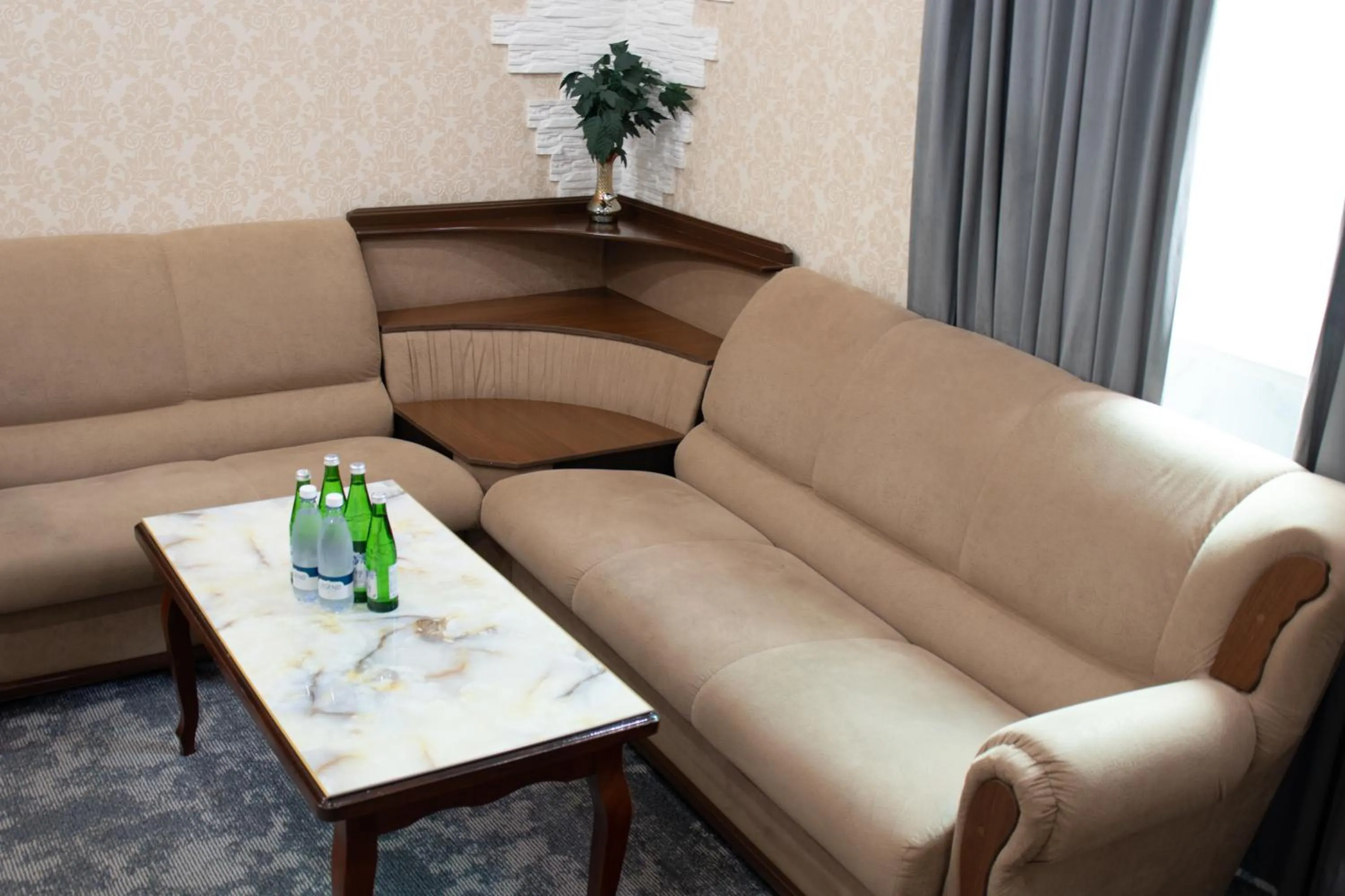 Living room in Orzu Hotel