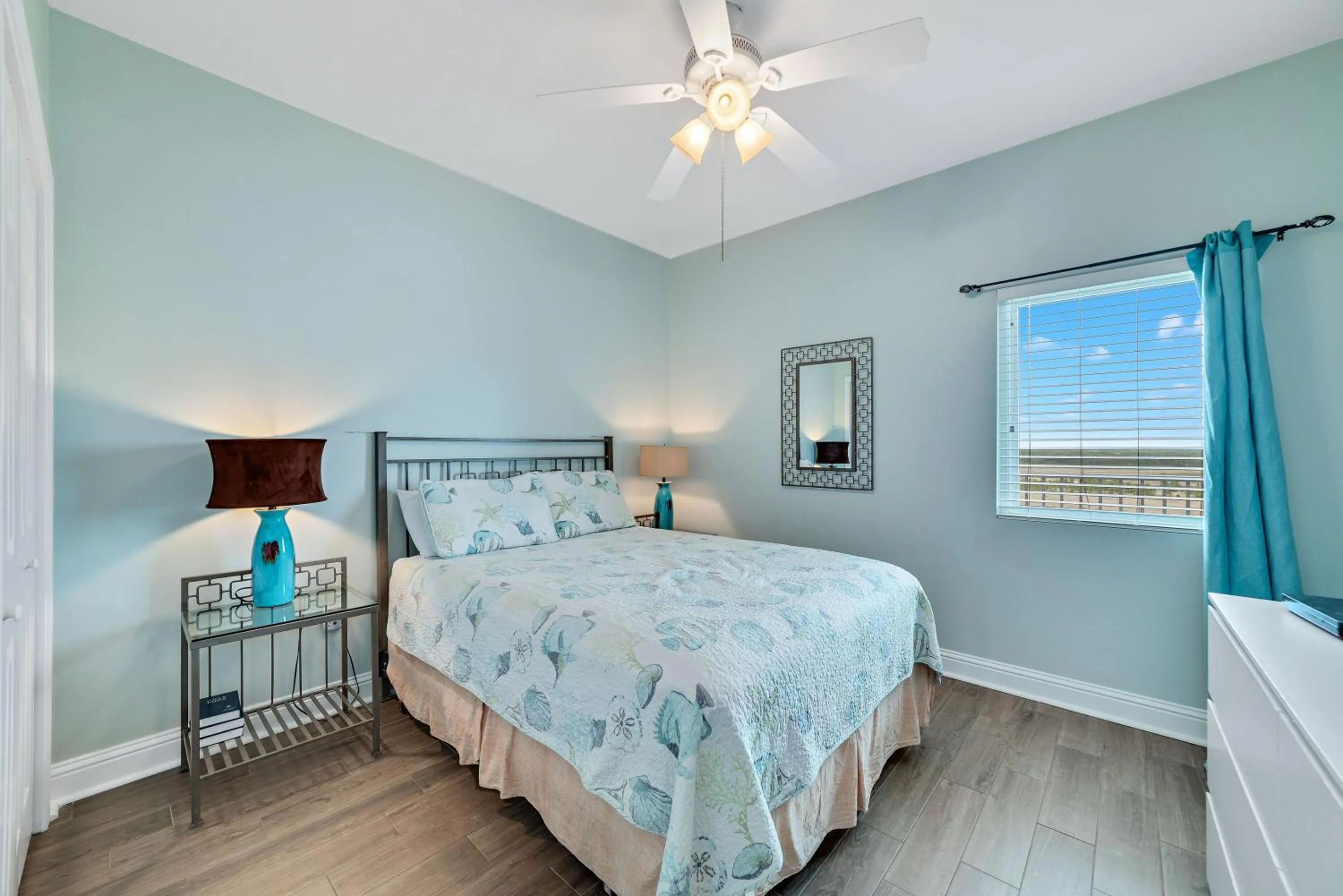 Bedroom, Bed in Lighthouse Condos Gulf Shores