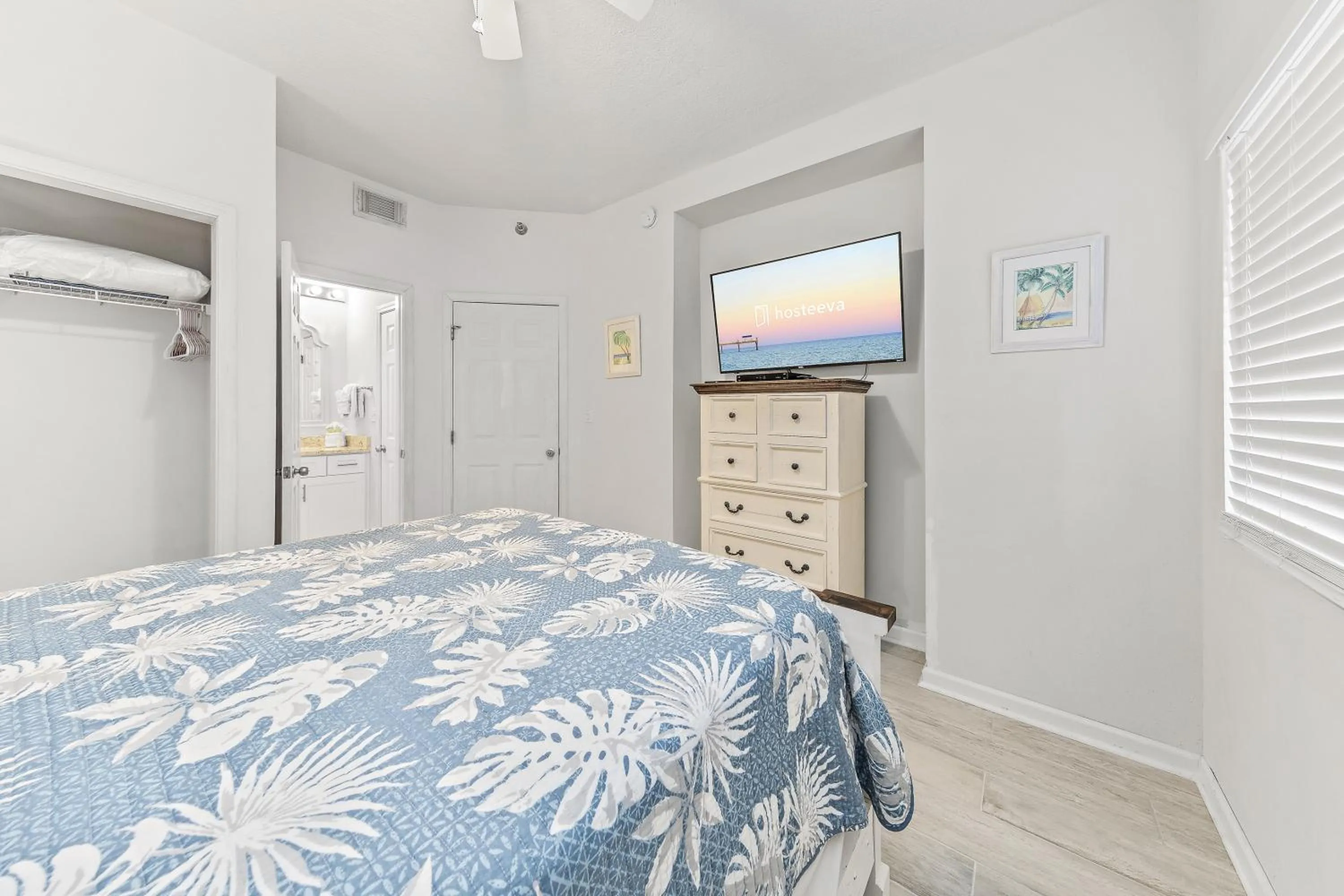 Bedroom, Bed in Lighthouse Condos Gulf Shores
