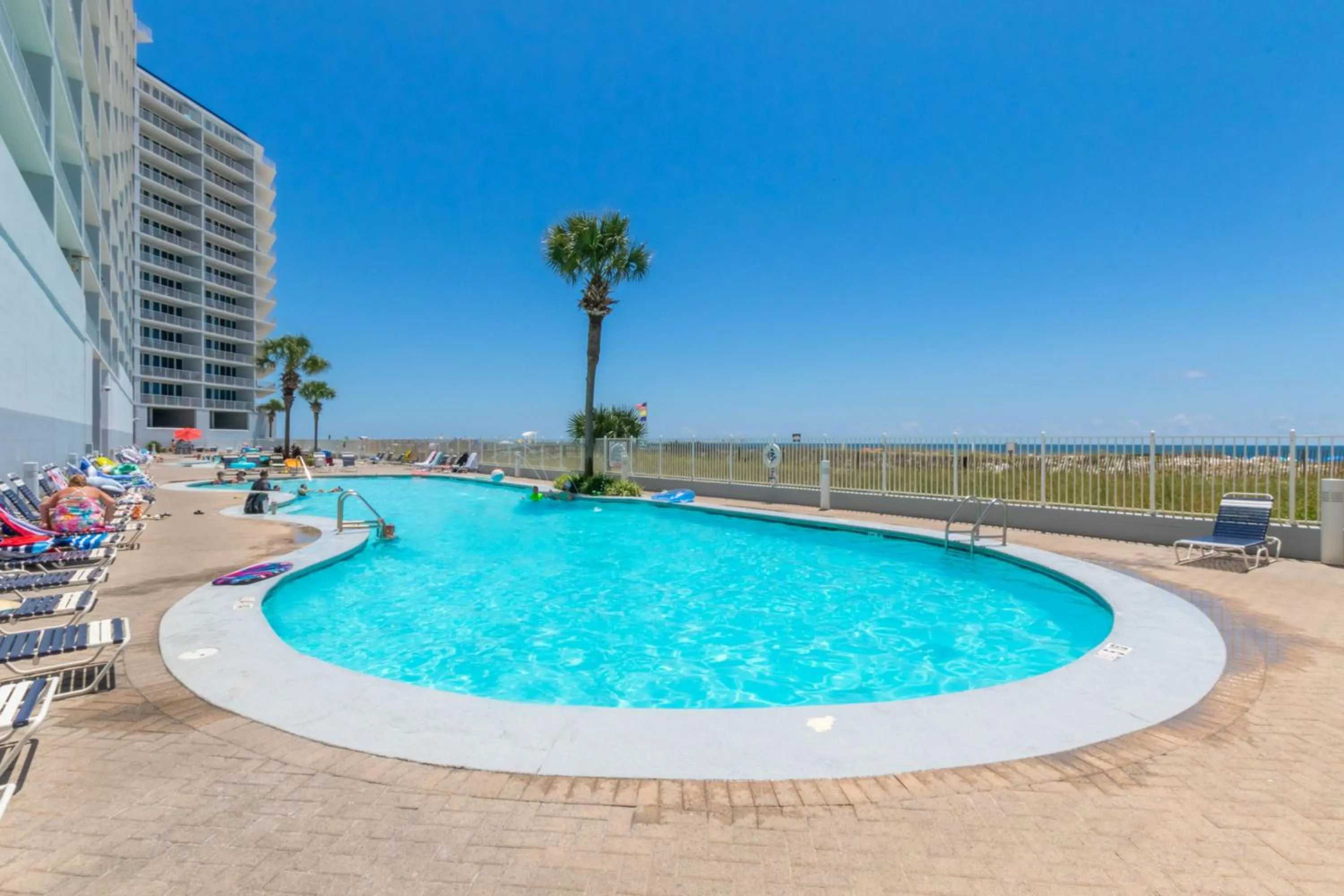 Swimming pool in Lighthouse Condos Gulf Shores