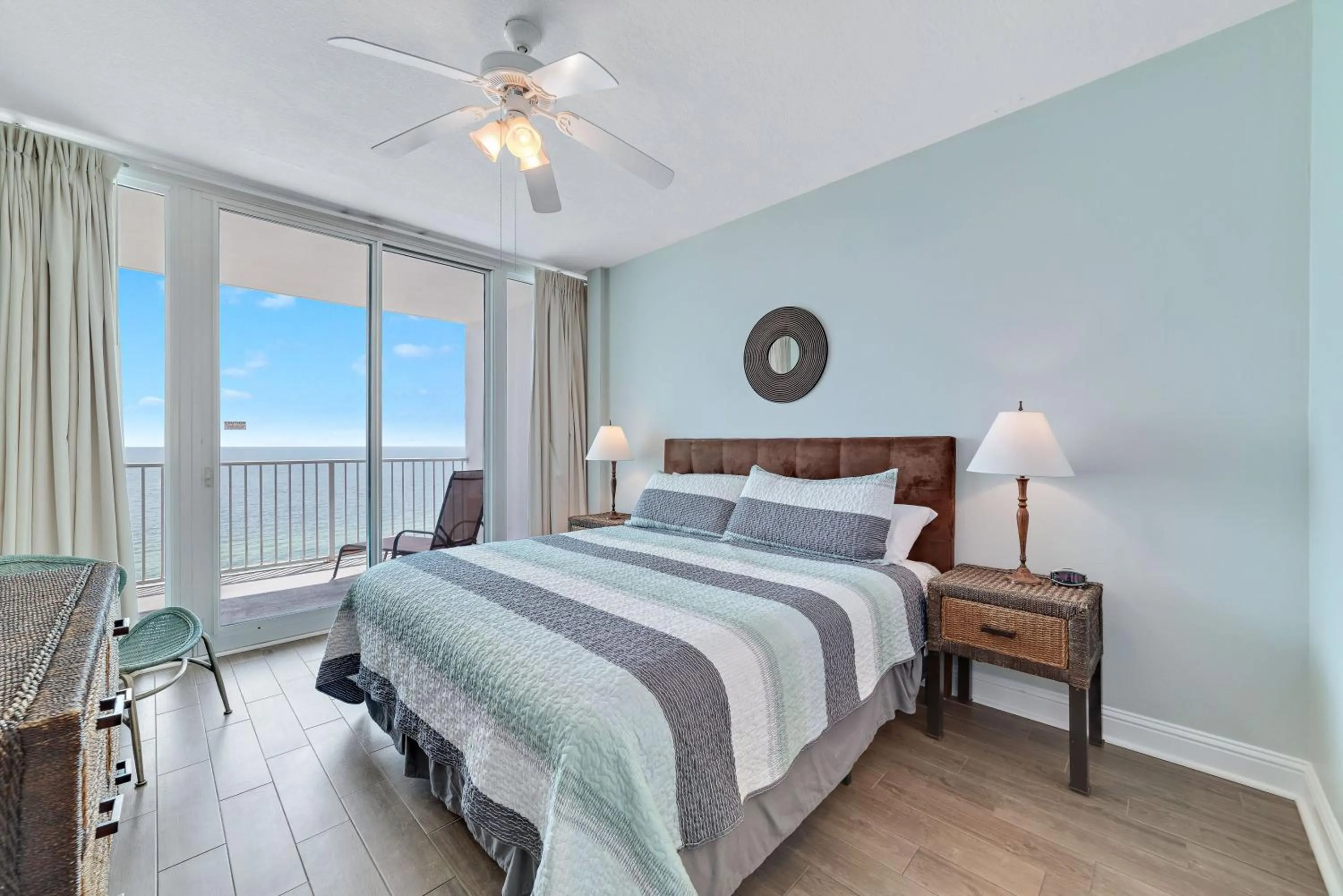 Bedroom, Bed in Lighthouse Condos Gulf Shores