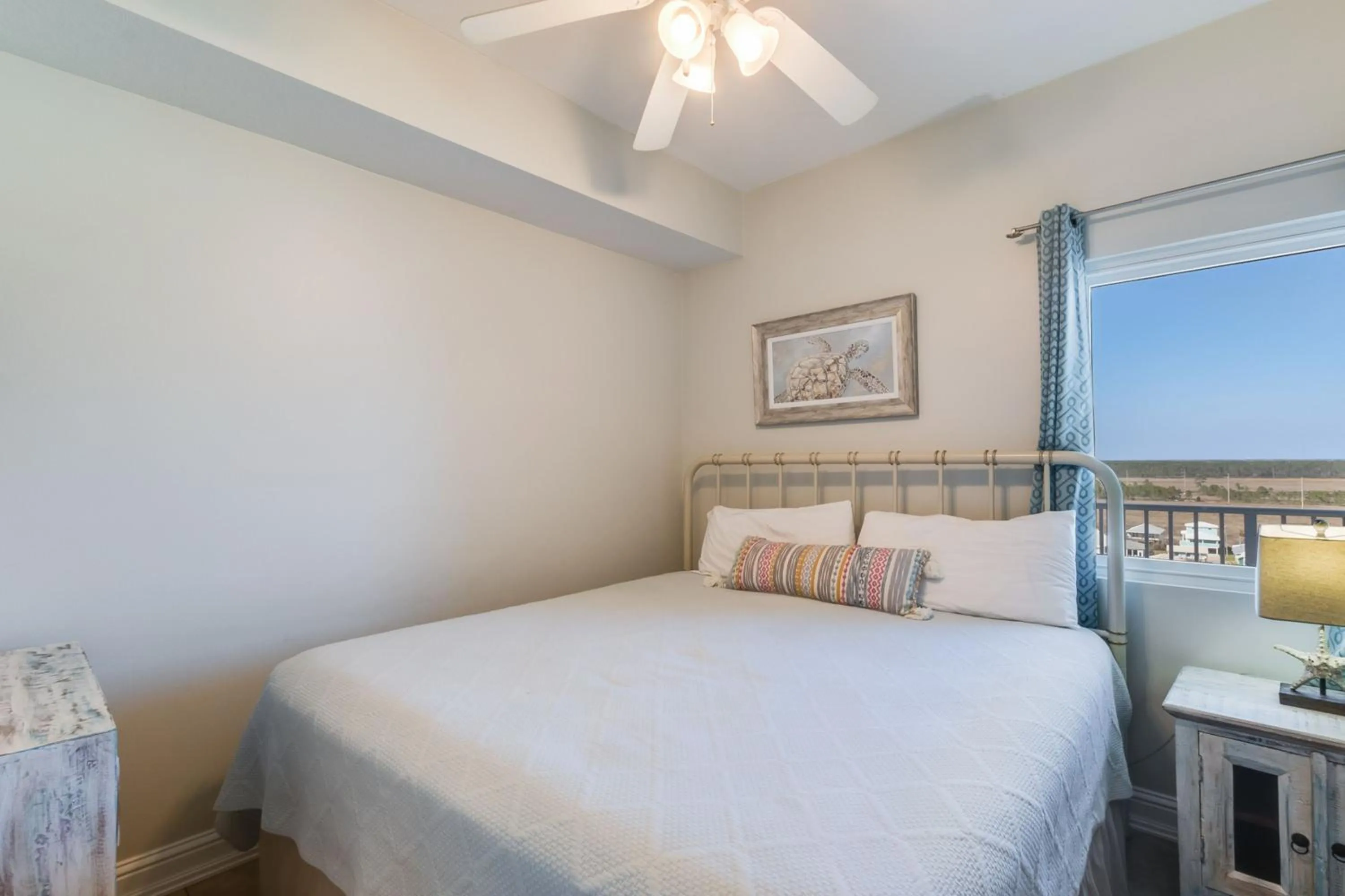 Bedroom, Bed in Lighthouse Condos Gulf Shores