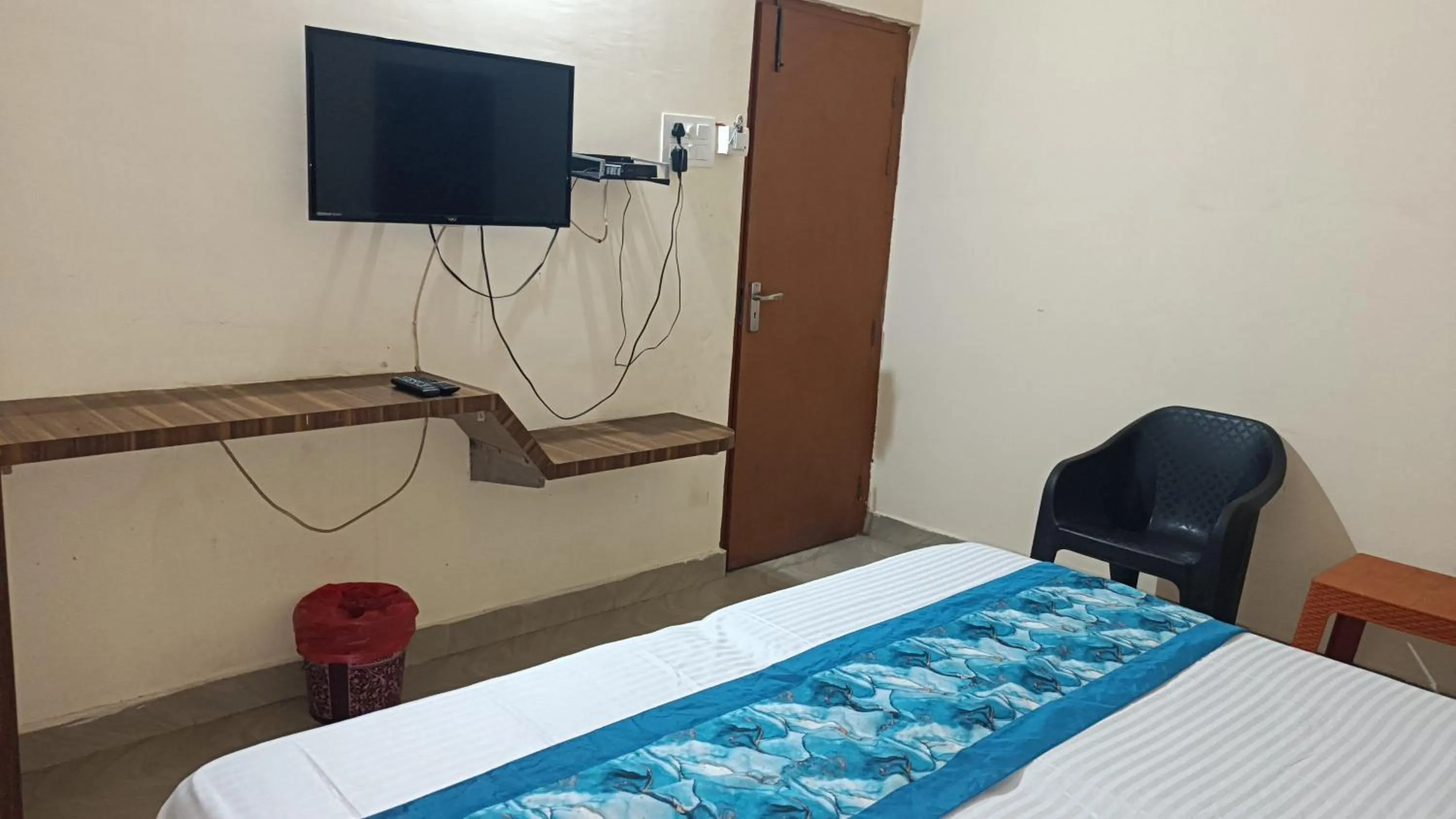 Communal lounge/ TV room, Bed in GB Guest House By ROH