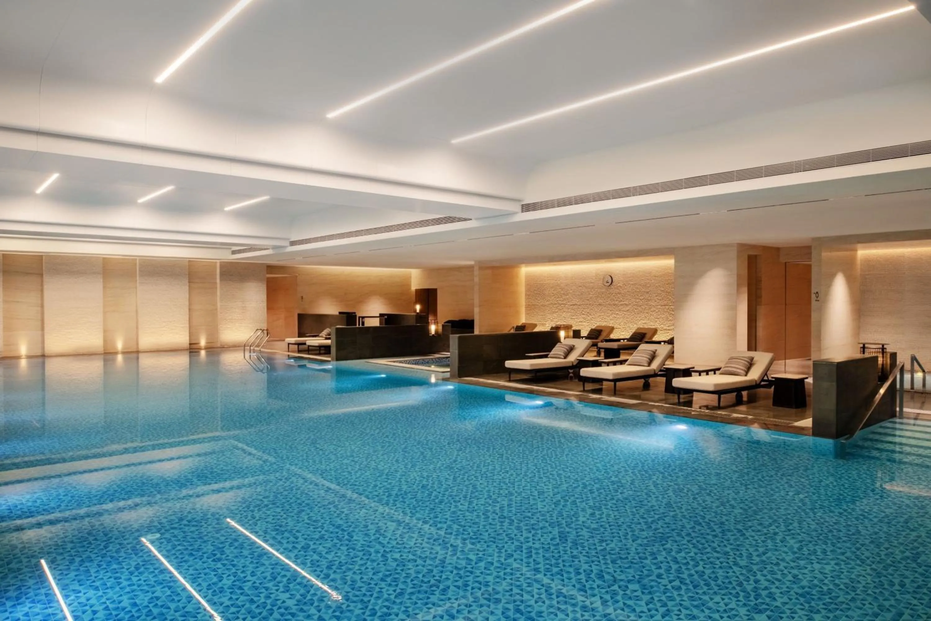Swimming pool in Sheraton Lanzhou Anning
