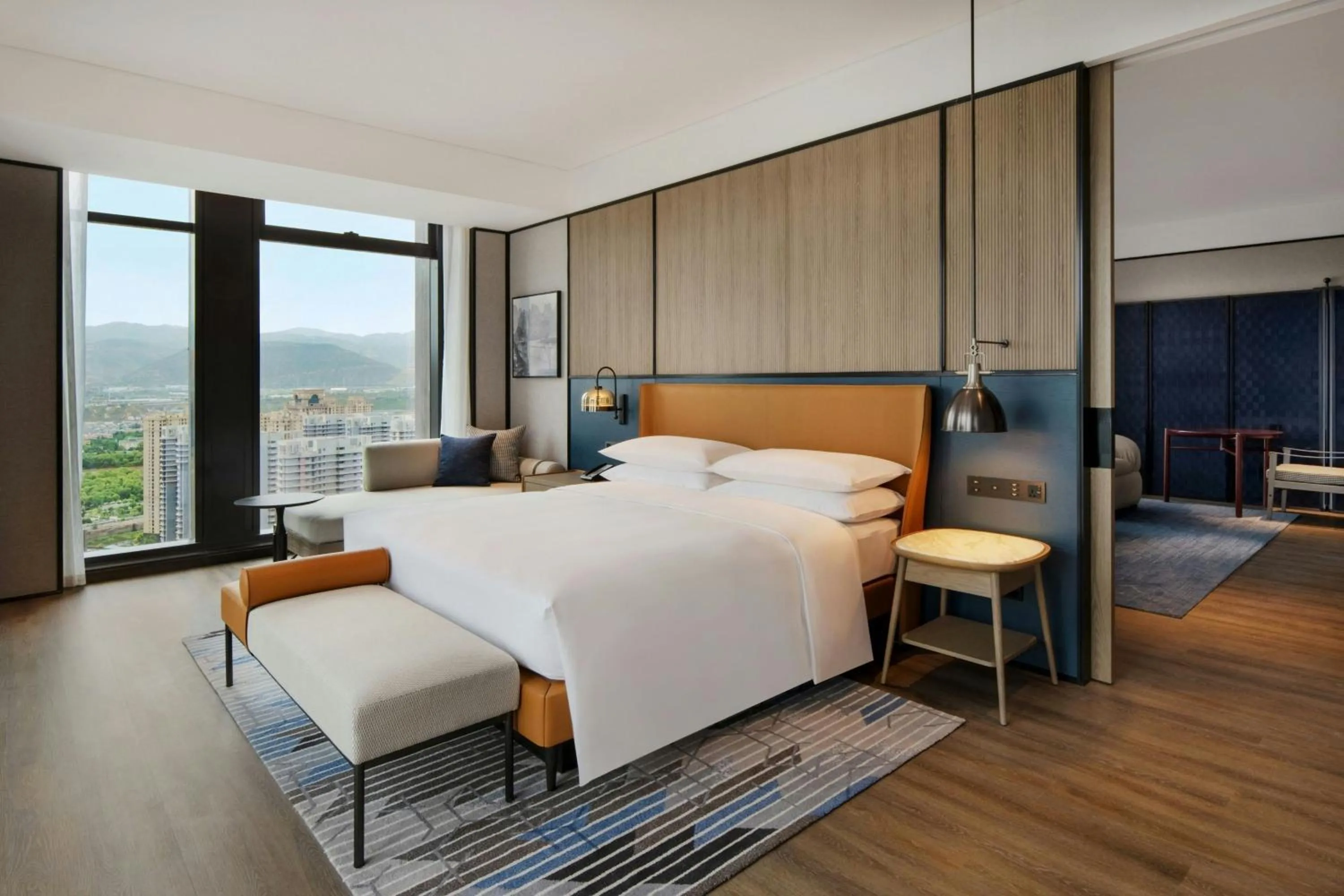 Photo of the whole room, Bed in Sheraton Lanzhou Anning