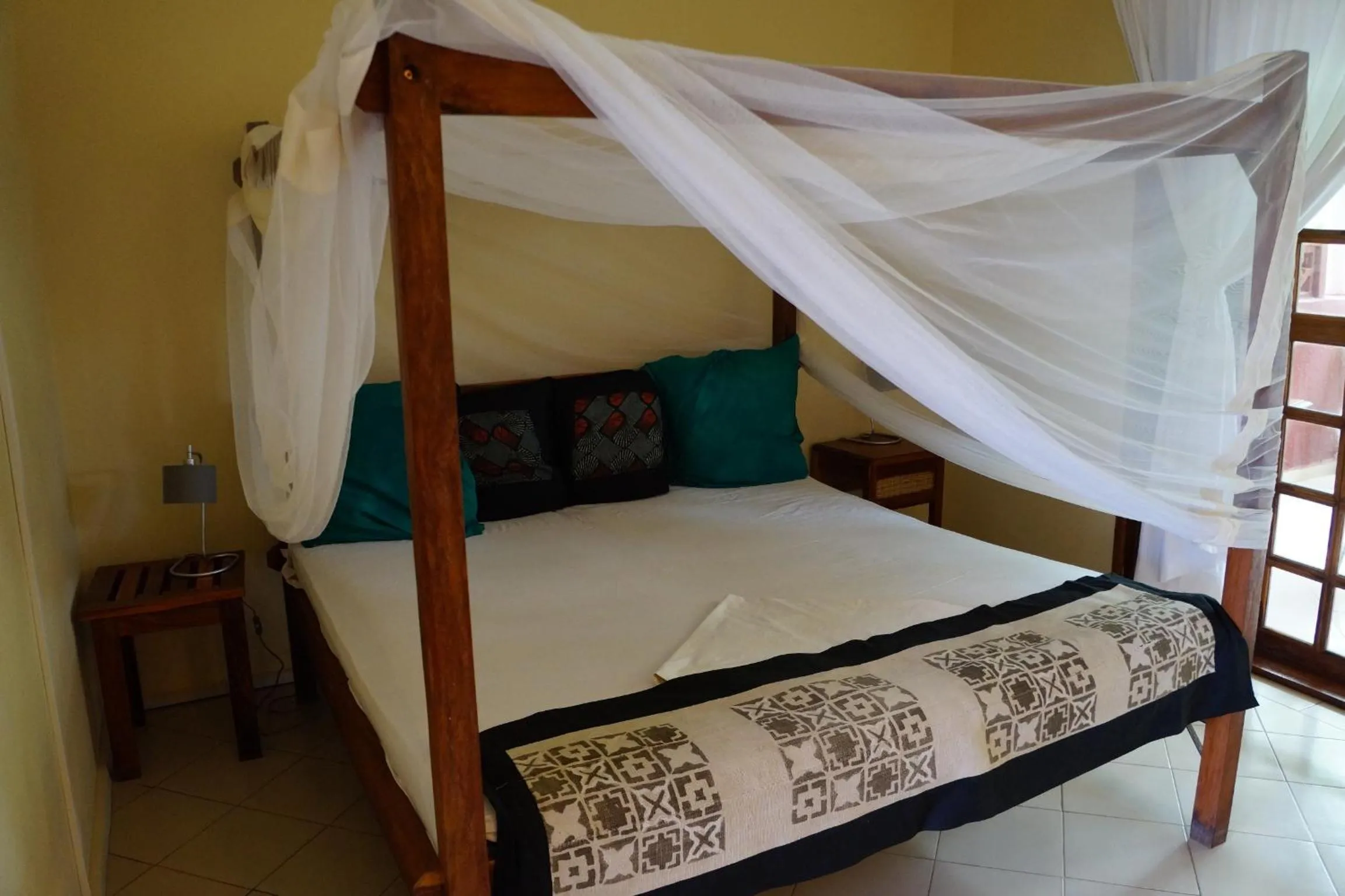 Bedroom, Bed in Lemon Creek Hotel Resort