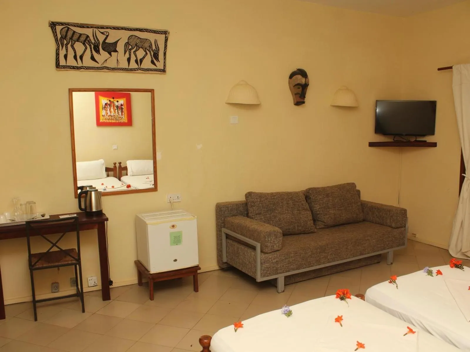 Bed in Lemon Creek Hotel Resort