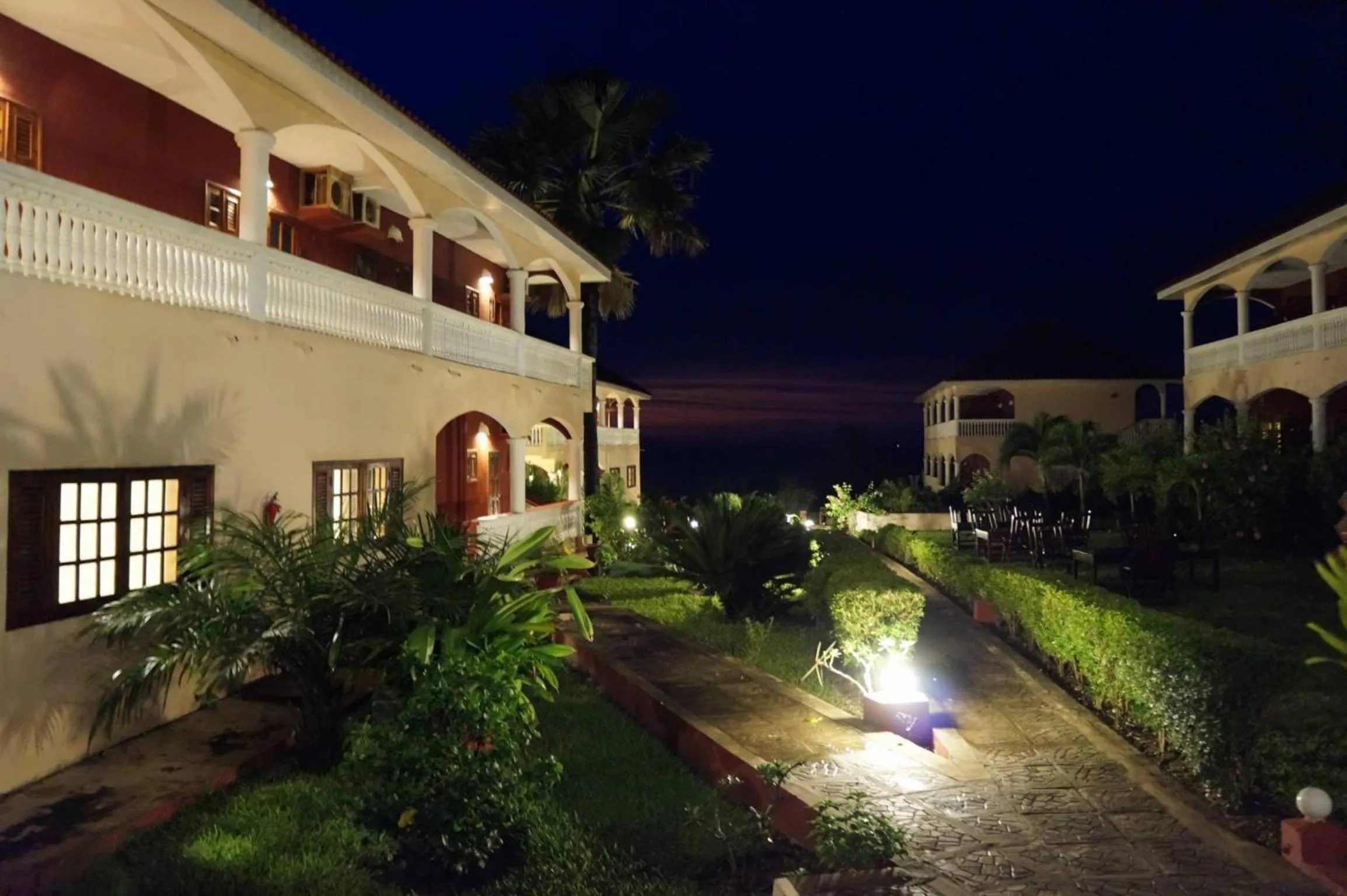 Night in Lemon Creek Hotel Resort