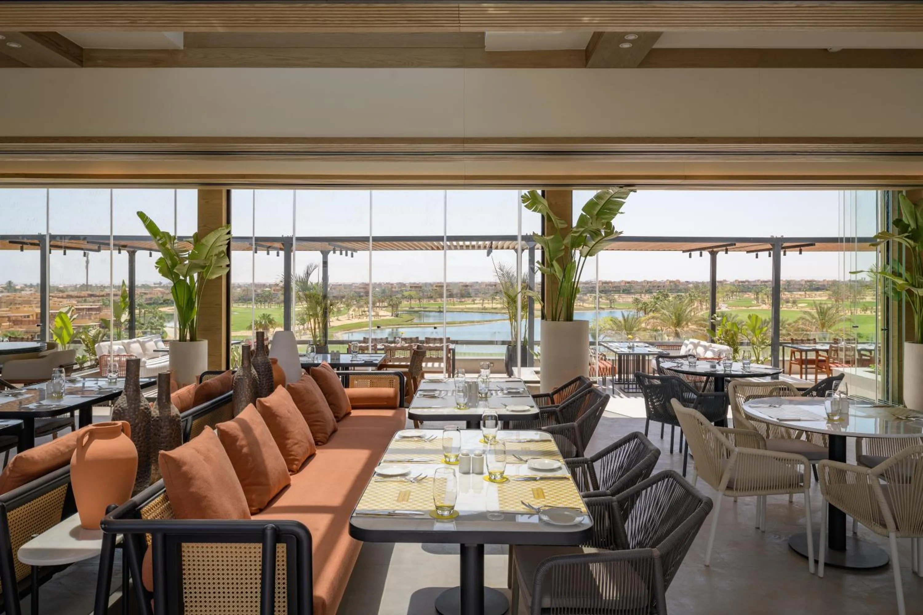 Restaurant/places to eat in The G Einbay Golf Resort