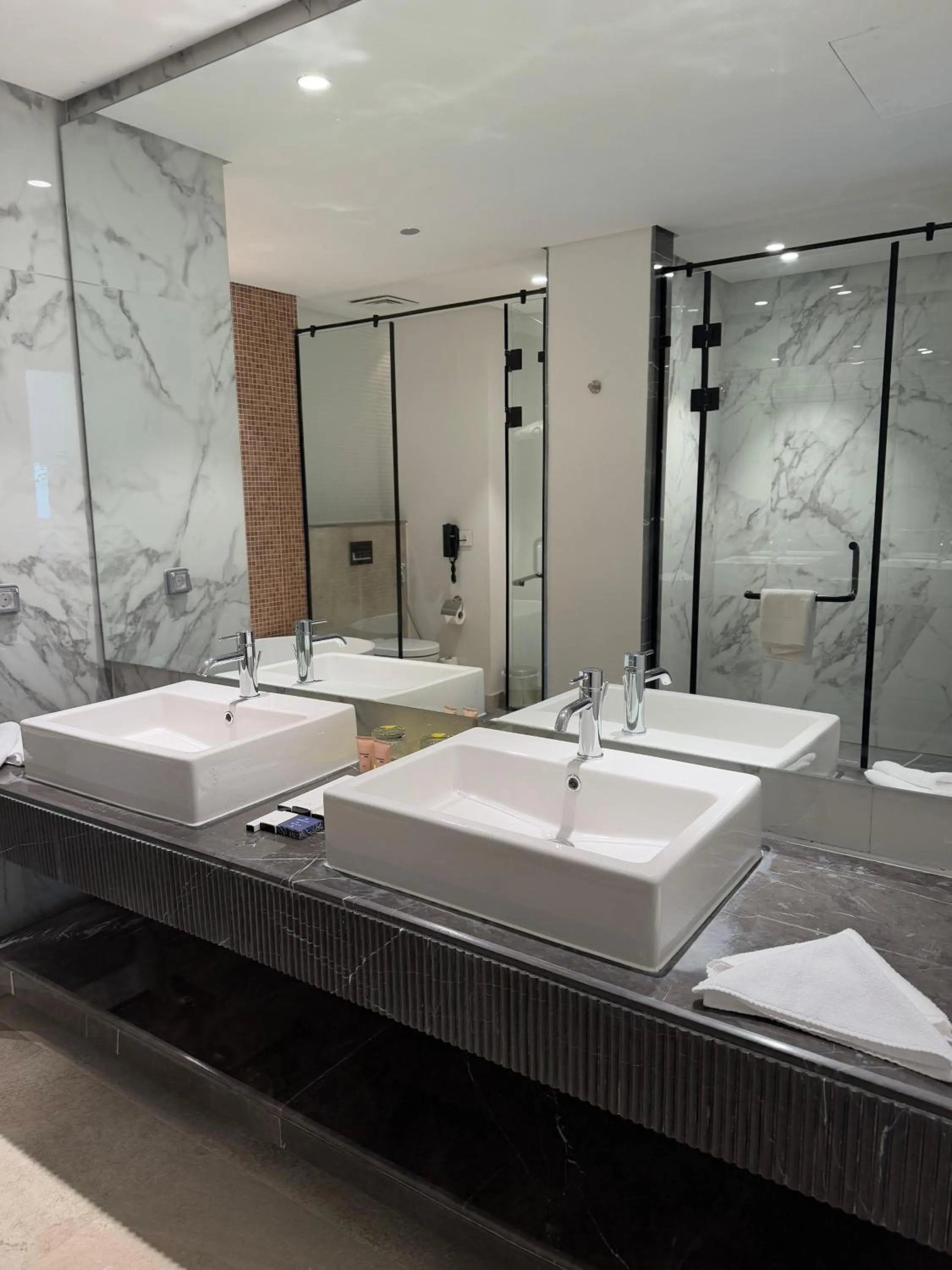 Bathroom in The G Einbay Golf Resort