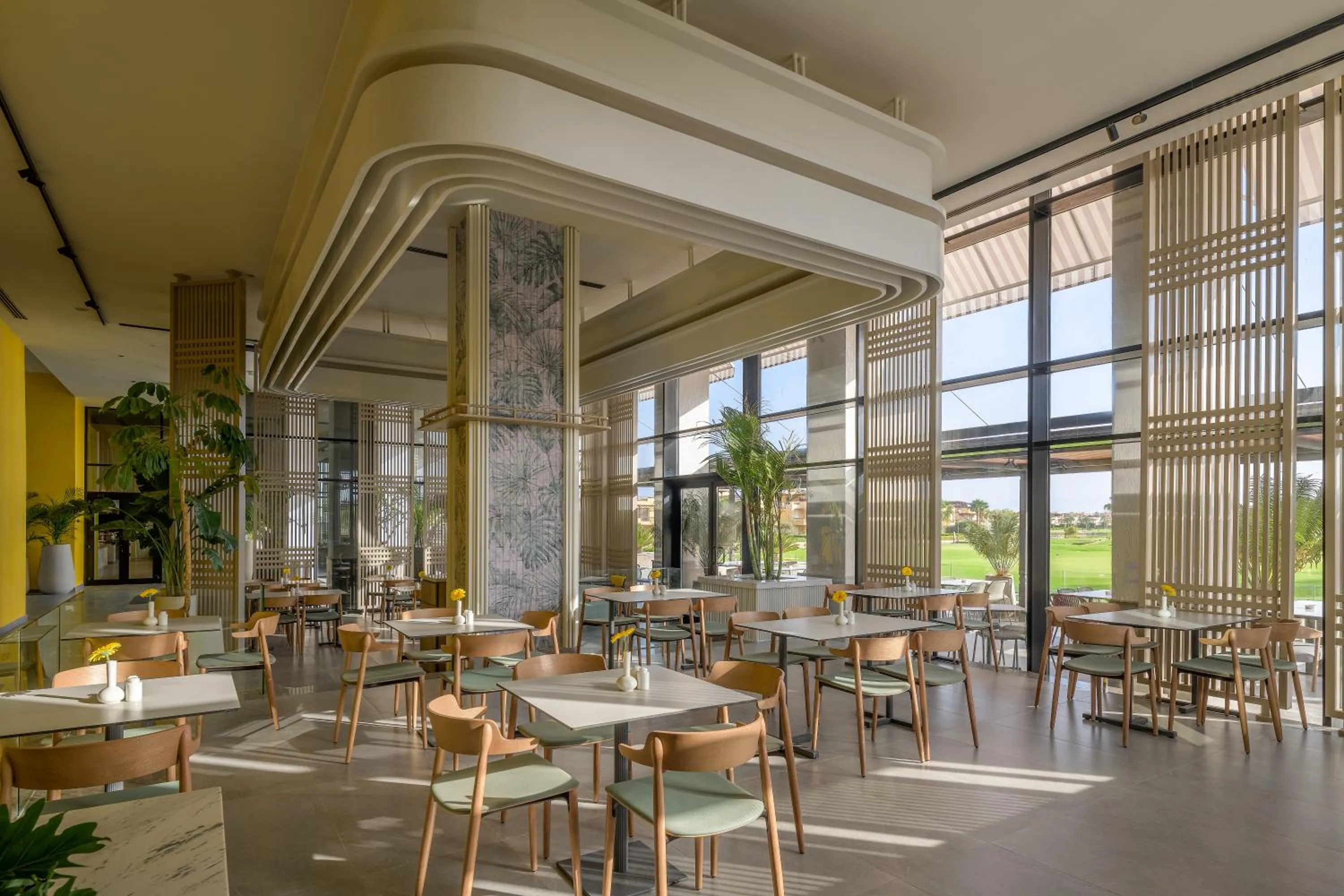 Restaurant/places to eat in The G Einbay Golf Resort