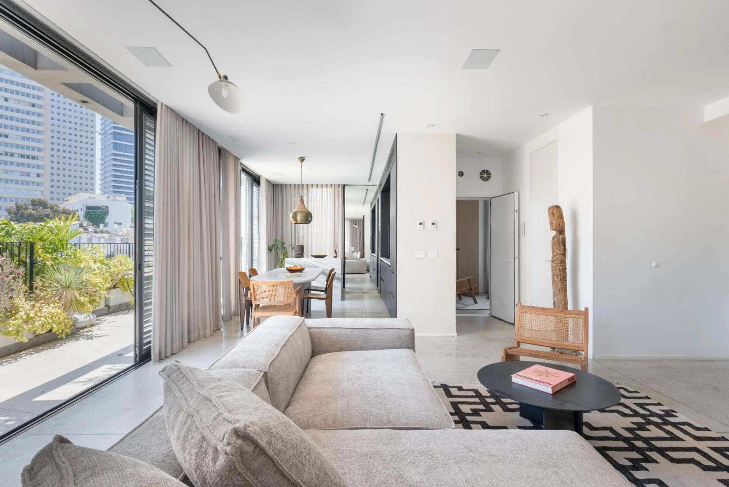 High Living Penthouse with Rooftop Pool