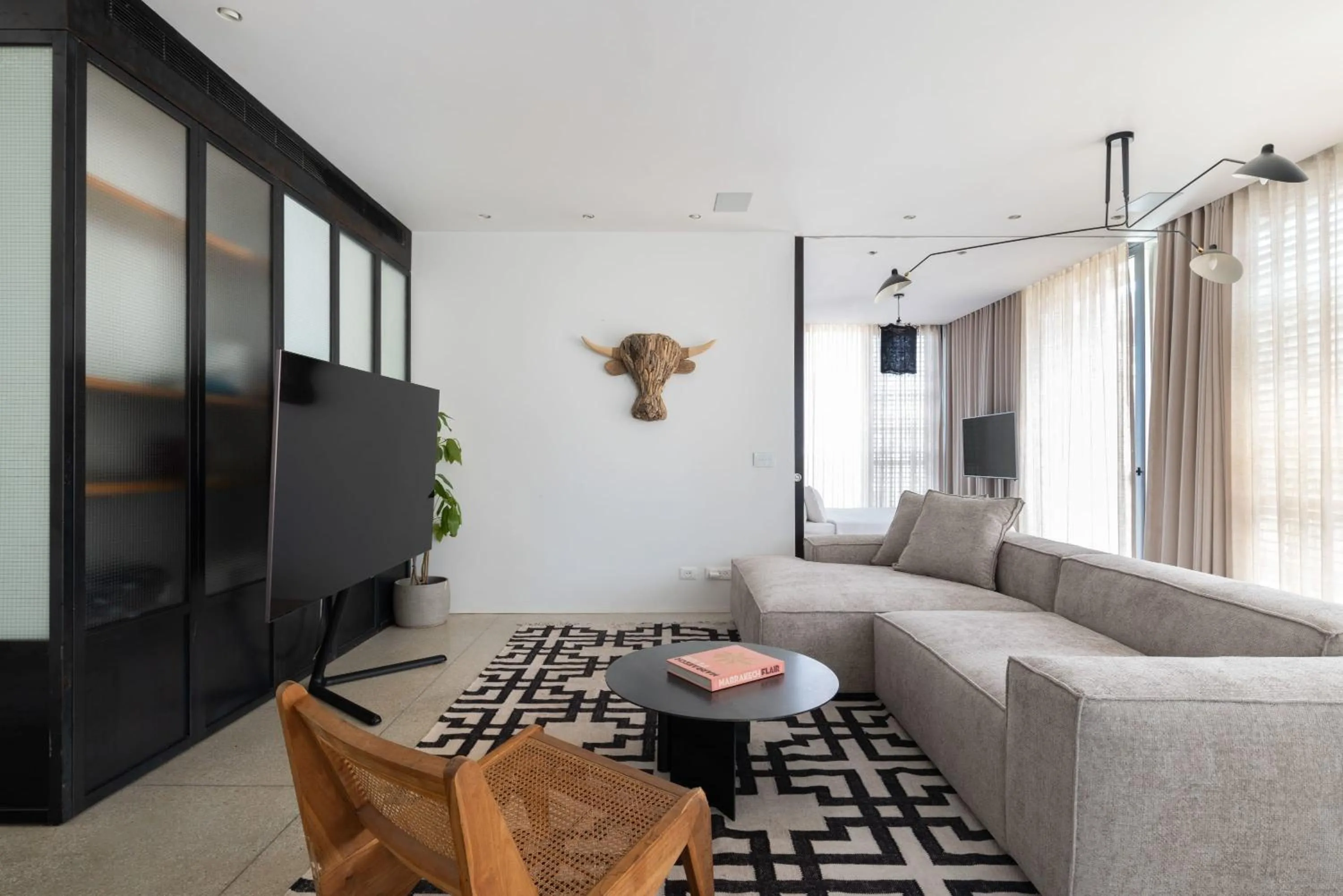 High Living Penthouse with Rooftop Pool