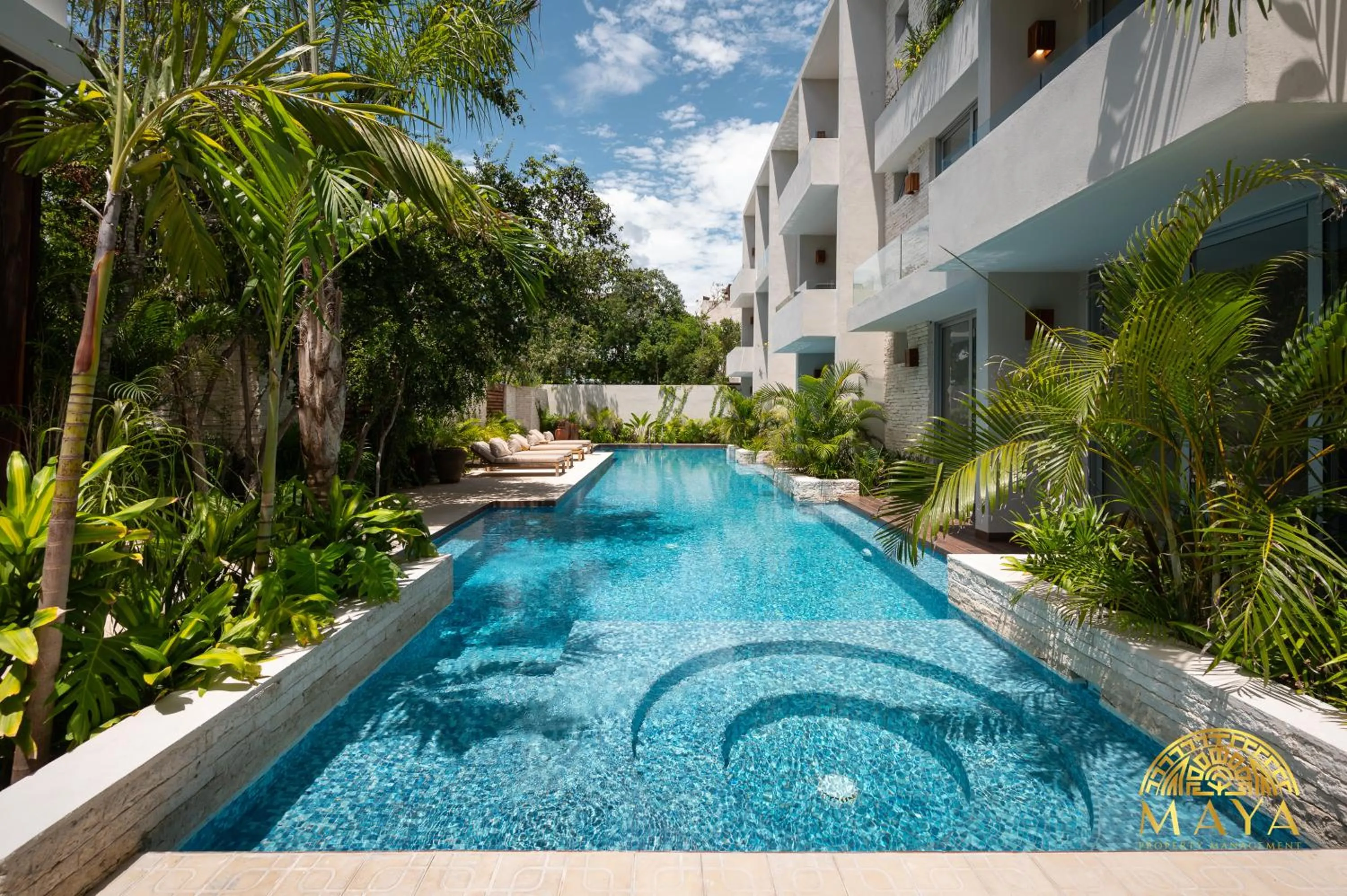Day in Nhoa Tulum Aparthotel by Maya PM