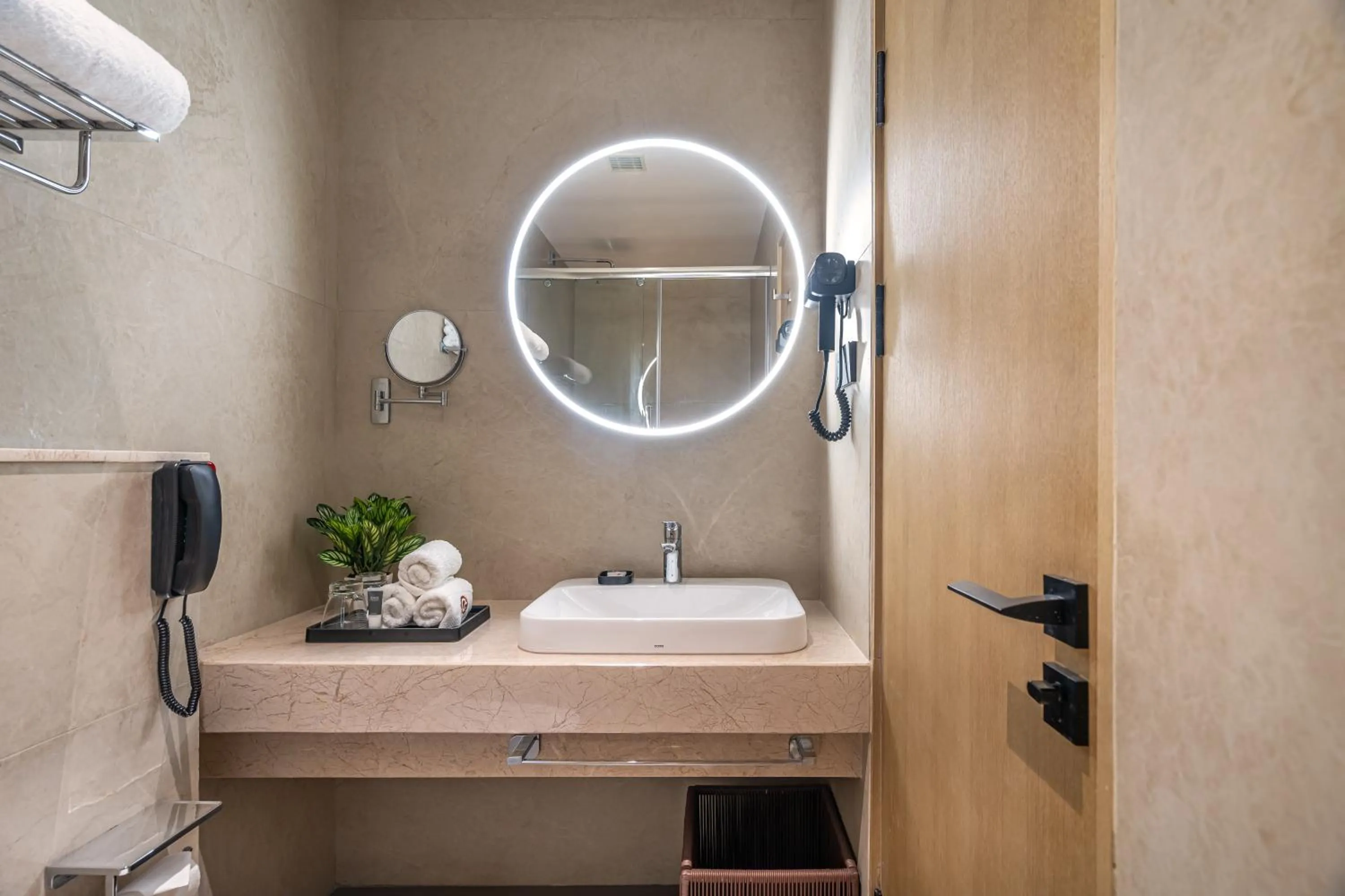 Bathroom in Copper Leaf Hotels, Tirunelveli