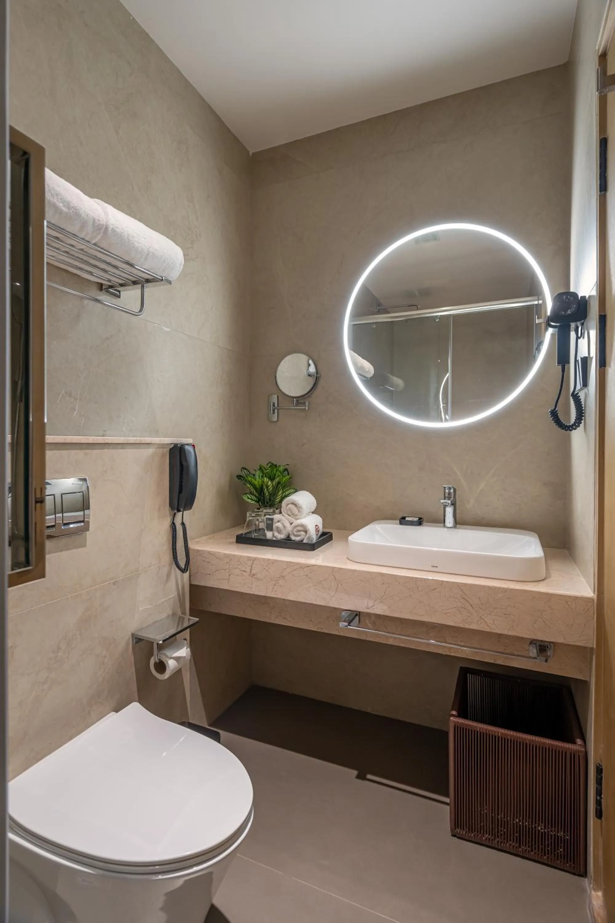 Bathroom in Copper Leaf Hotels, Tirunelveli