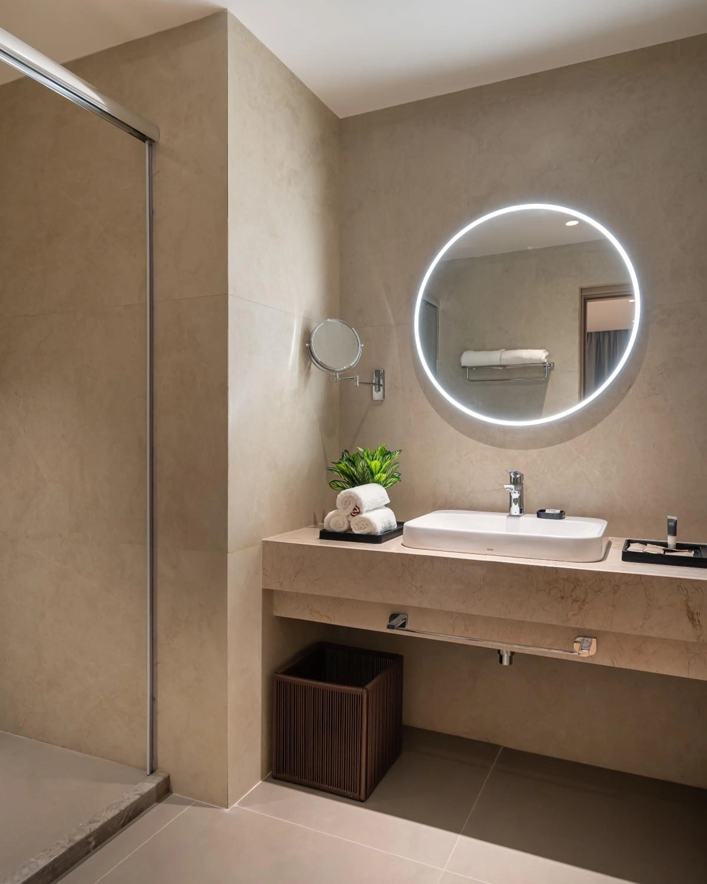 Bathroom in Copper Leaf Hotels, Tirunelveli