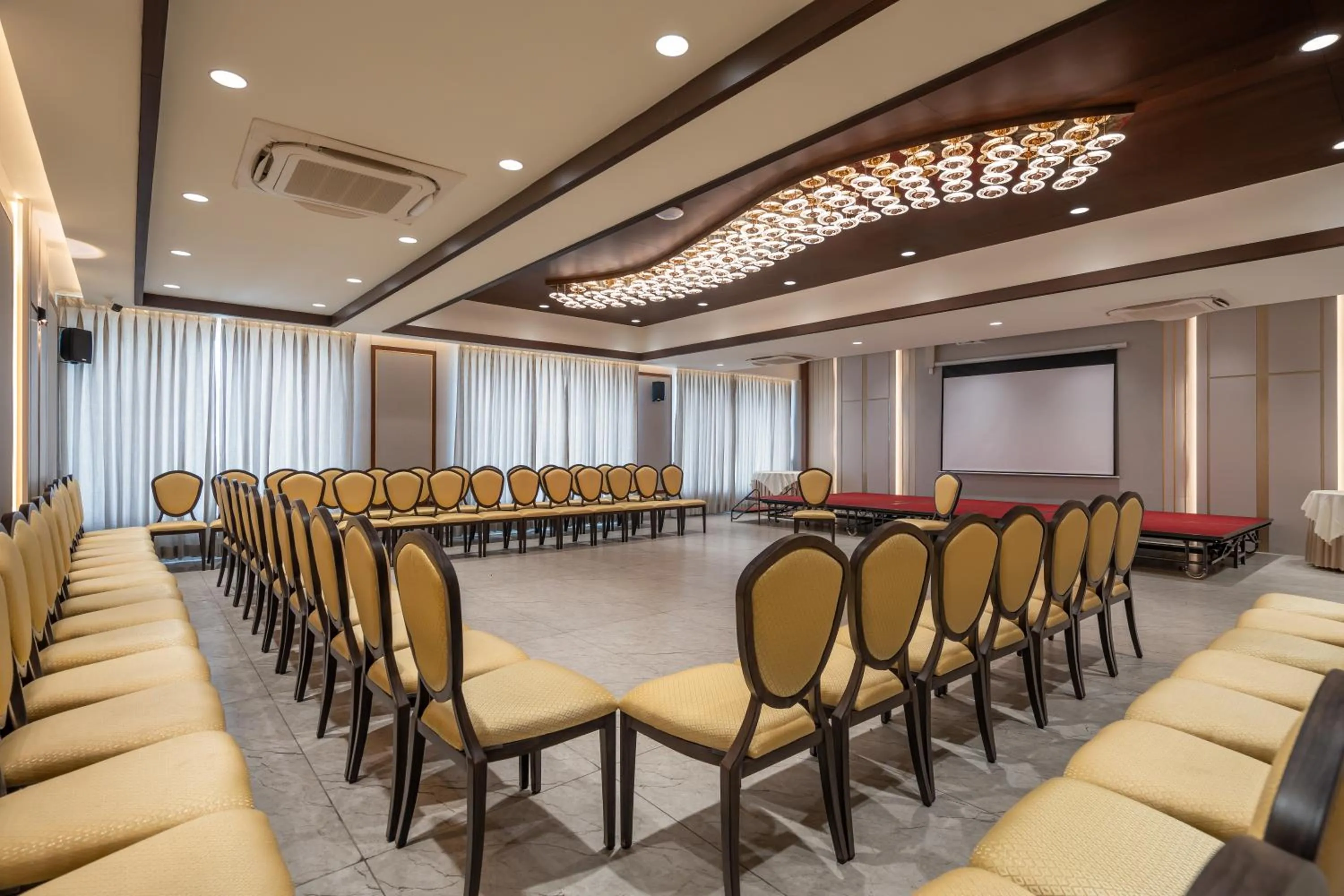 Banquet/Function facilities in Copper Leaf Hotels, Tirunelveli