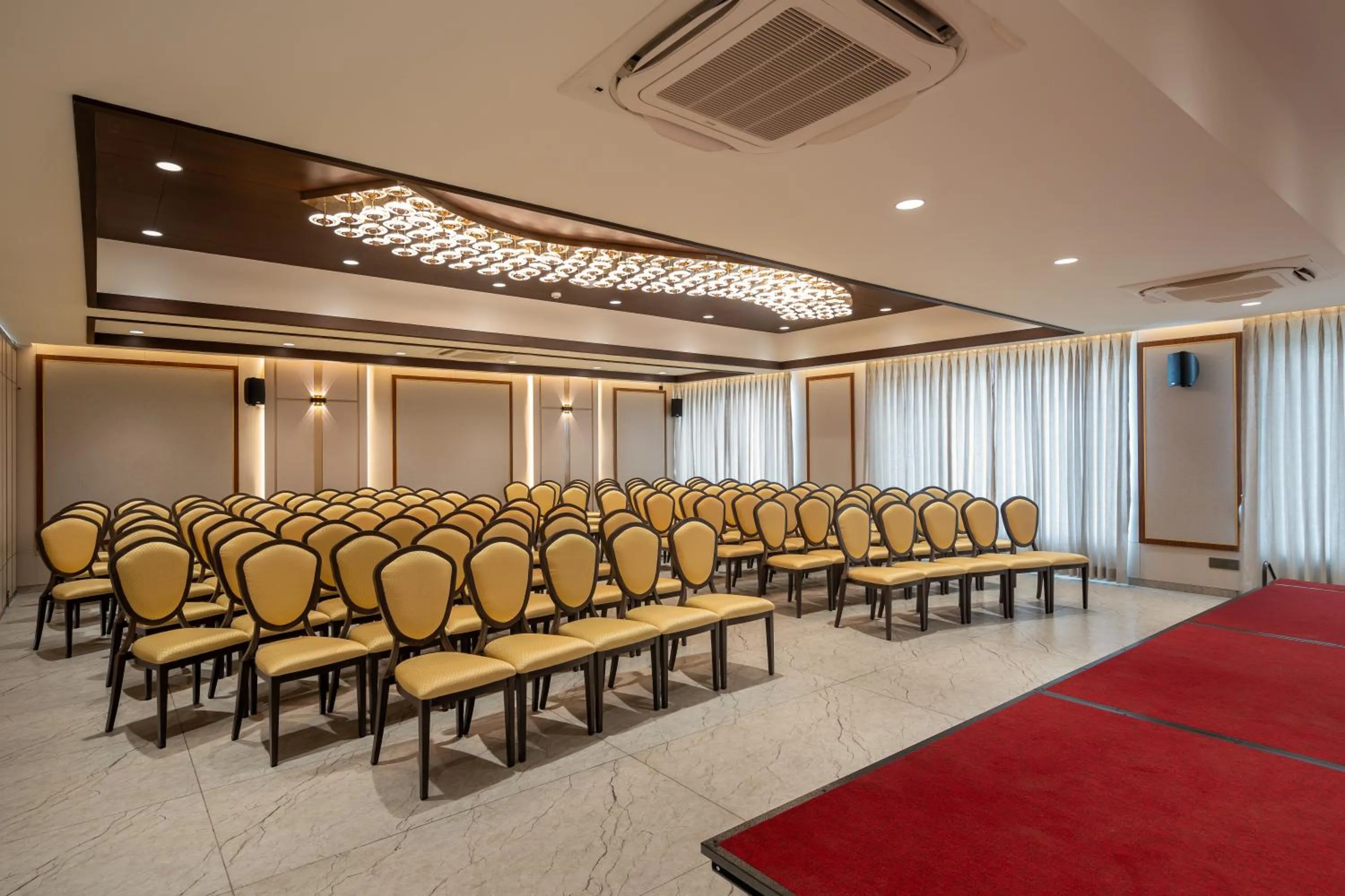 Banquet/Function facilities in Copper Leaf Hotels, Tirunelveli